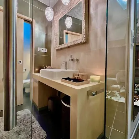 Hilltop Views, Design - Buda Hills - Free Garage, Private Garden, Ac Budapesta