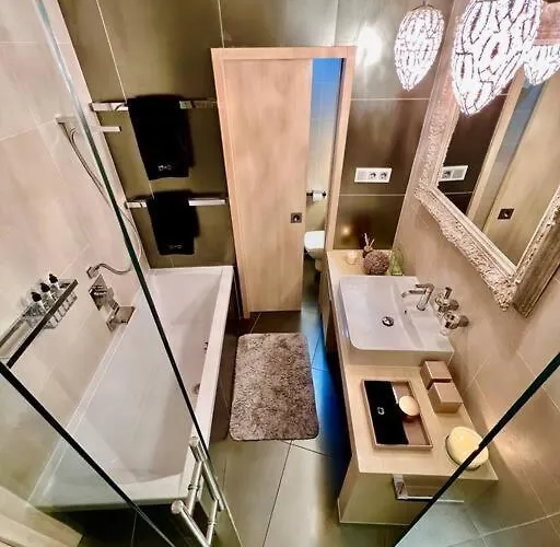 Hilltop Views, Design - Buda Hills - Free Garage, Private Garden, Ac Apartamento Budapest