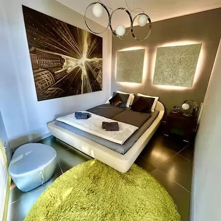 Hilltop Views, Design - Buda Hills - Free Garage, Private Garden, Ac *