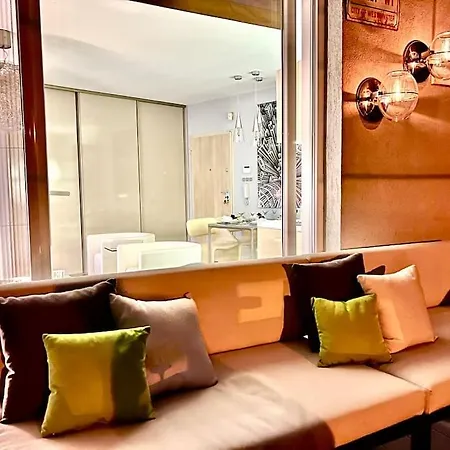 Hilltop Views, Design - Buda Hills - Free Garage, Private Garden, Ac Apartment Budapest