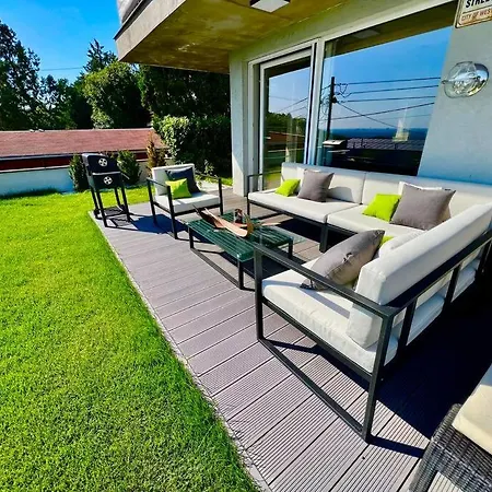 Hilltop Views, Design - Buda Hills - Free Garage, Private Garden, Ac * Budapest