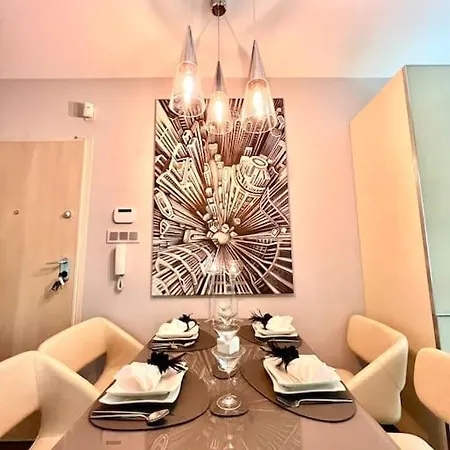 Apartment Hilltop Views, Design - Buda Hills - Free Garage, Private Garden, Ac *