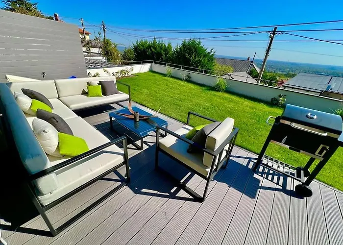 Hilltop Views, Design - Buda Hills - Free Garage, Private Garden, Ac Lägenhet *